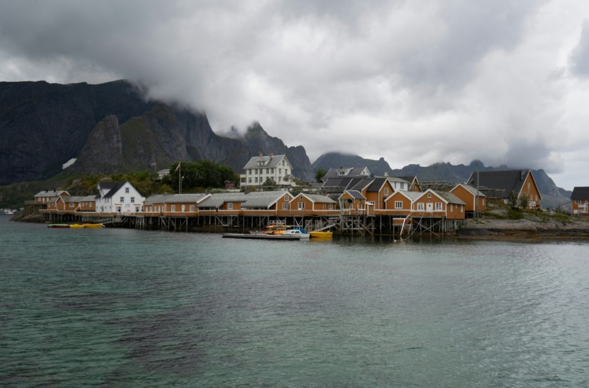 a body of water with a bunch of houses on it