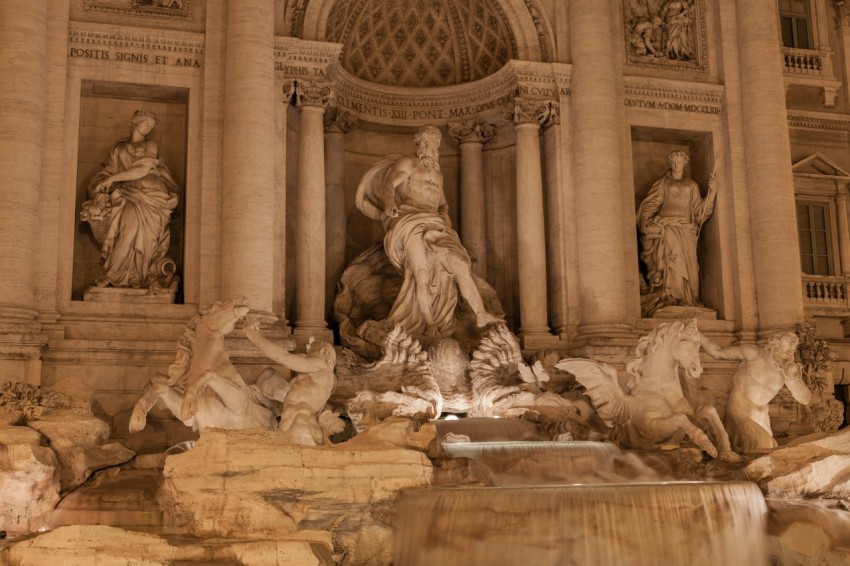 trevi fountain