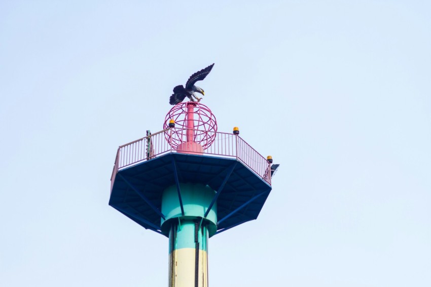 tall tower during daytime