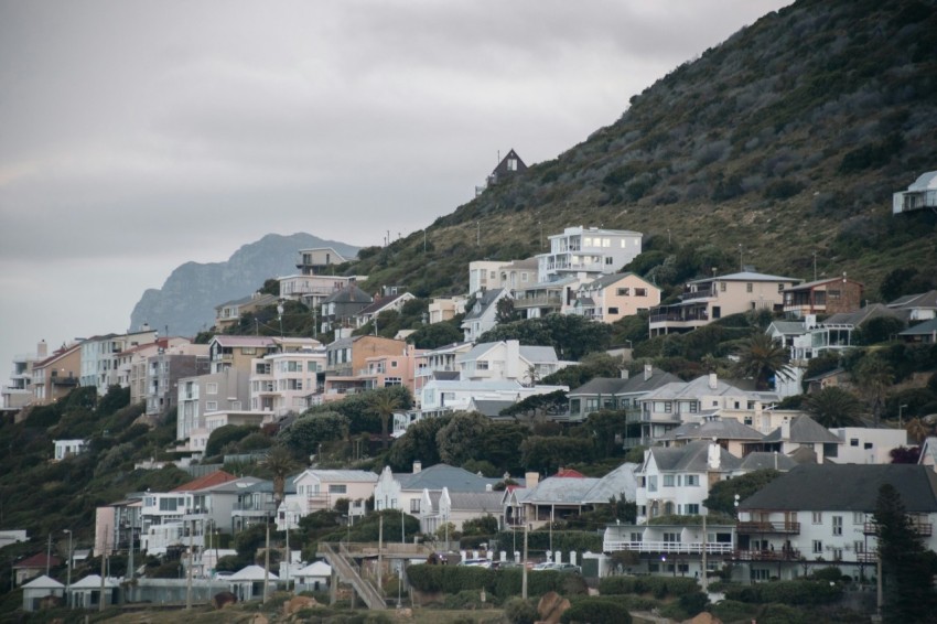 a hill that has houses on it