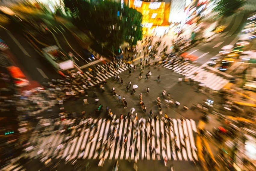 people in shibuya crossing Wcd0ww