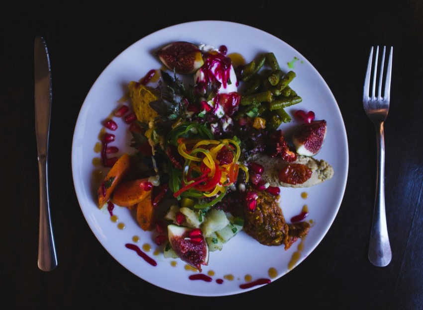 beet root beside string beans