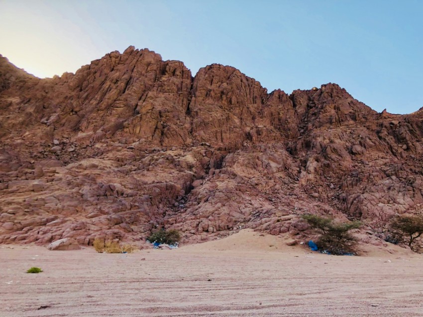 brown rock formation during daytime q89RyQd