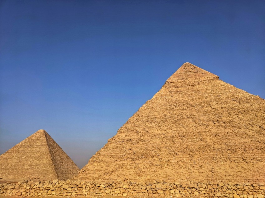 pyramid under blue sky during daytime pY137