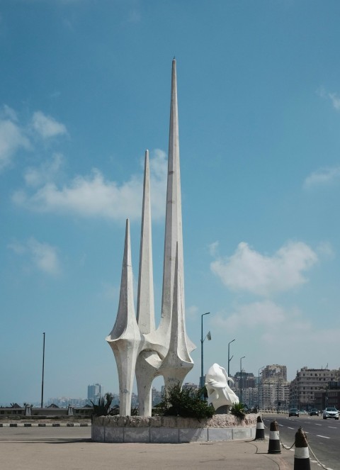 a tall monument in a city