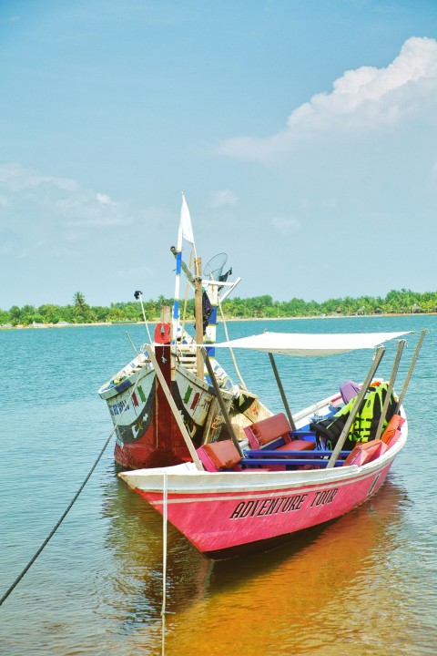 a boat tied to a rope