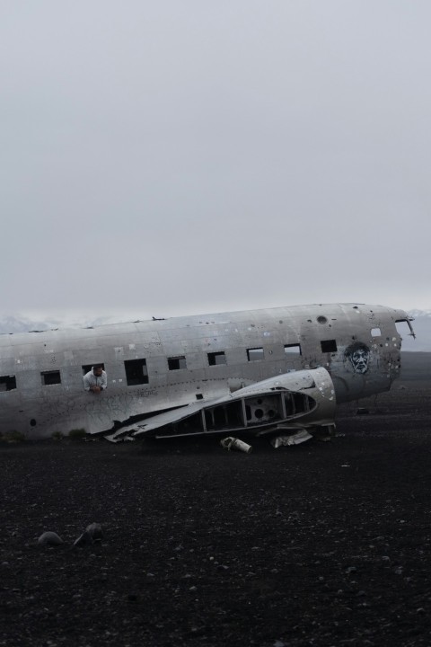 a plane that is sitting on the ground