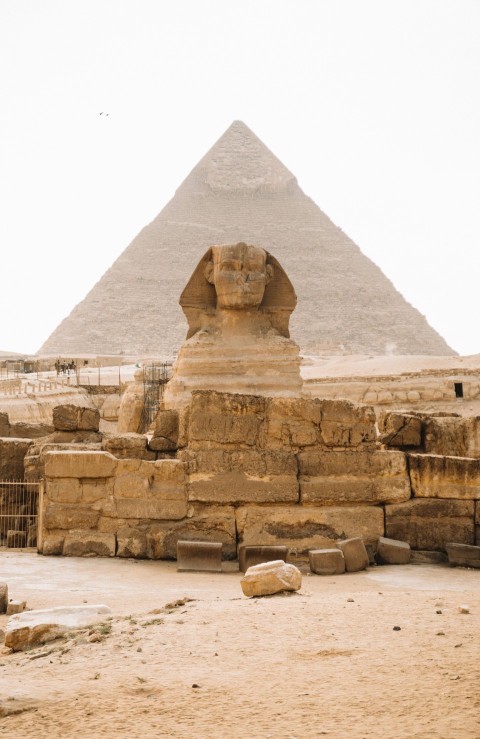 the great pyramid of giza tomb in egypt