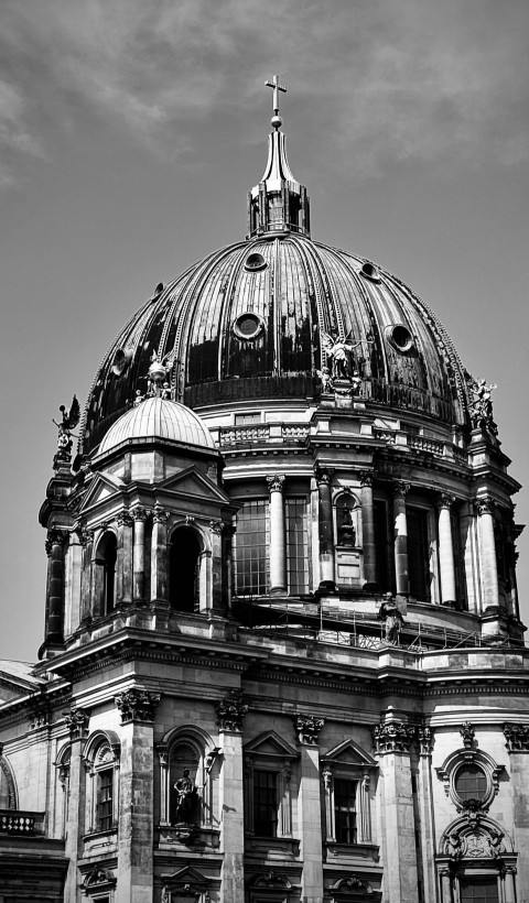 a black and white photo of the dome of a building