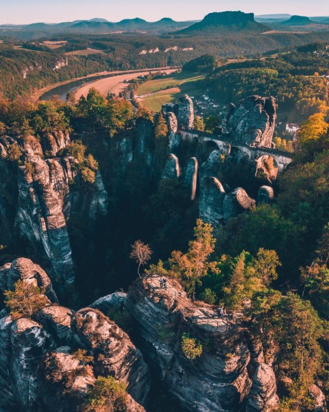 close up photography of rock formation