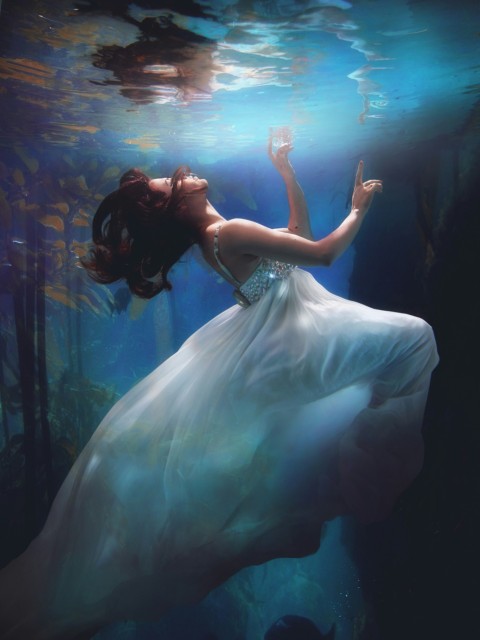 underwater photography of woman wearing white dress apYiDRNa