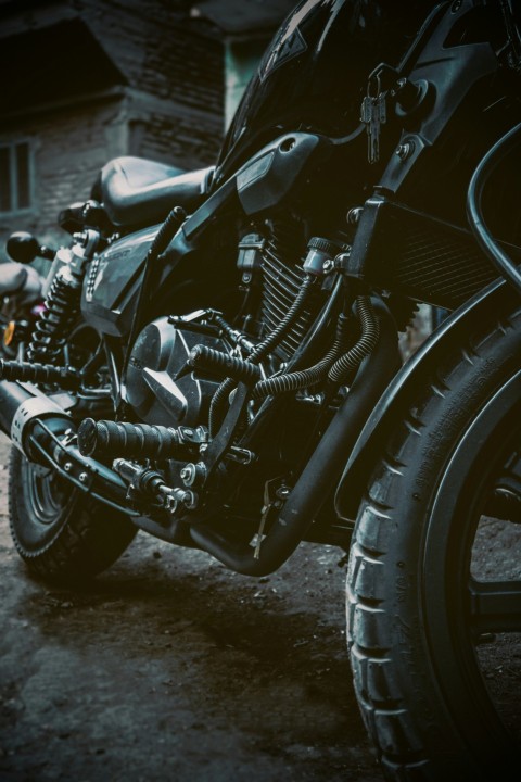 a row of motorcycles parked next to each other